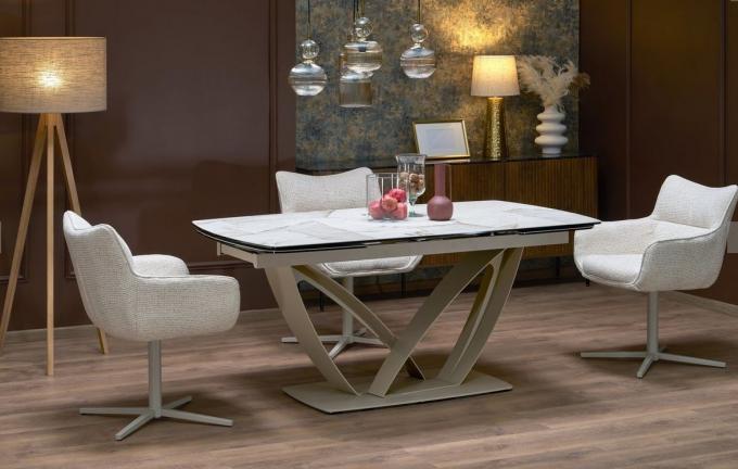 Blagovaonski stol .Atusija