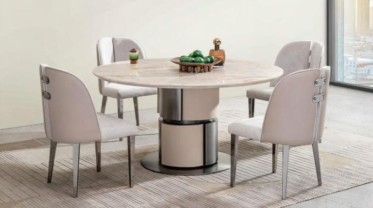 Blagovaonski stol Adomena