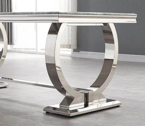 Blagovaonski stol Dita